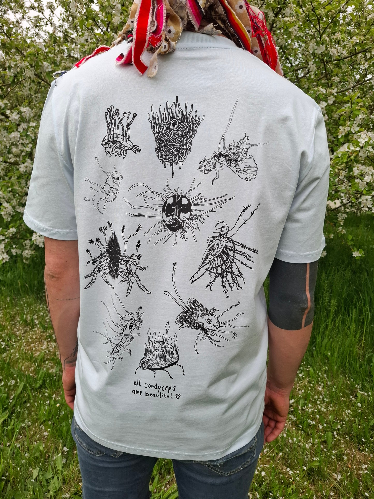 T-Shirt *Cordyceps* ice blue